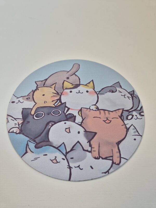 Ontdek muismat 'cartoonkatjes' bij vzw Chamour.