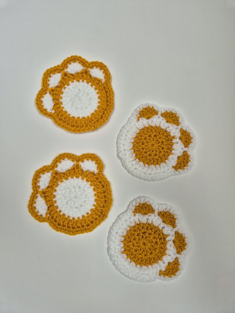 Onderzetters Kattenpoot – Set van 4 (Geel/Wit) | Shop kattenliefde bij vzw Chamour