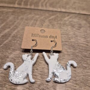 Handgemaakte oorbellen - wit / zilver (incl. verzendkosten)