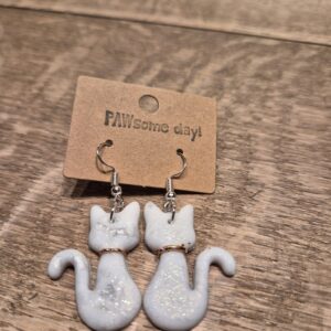 Handgemaakte oorbellen - wit / grijs (incl. verzendkosten)